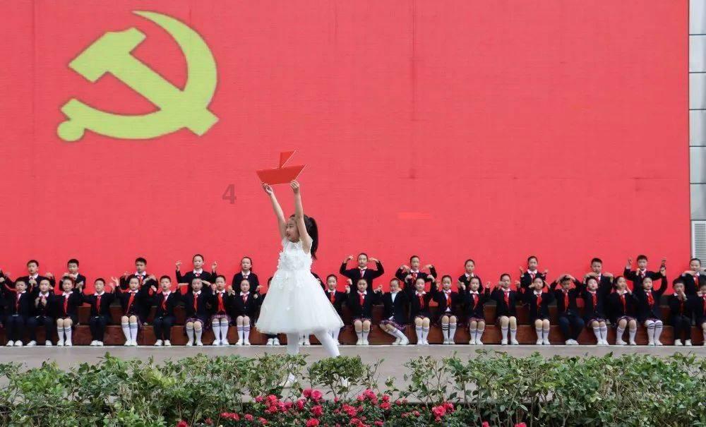 哈佛顶级天文学家称外星人4年前到访地球，他掌握了什么证据？游戏画面